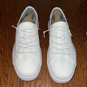 New without box. Mens Hey Dude sneaker